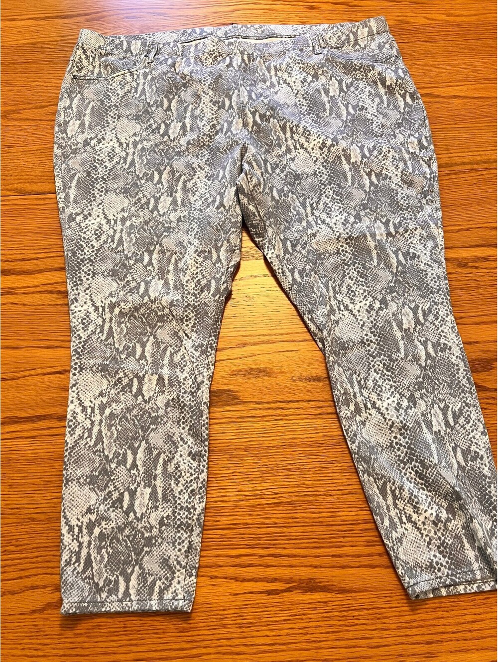 terra & sky Women's Plus Size 4X Snake Print Cropped Pants